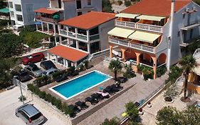 Dani Apartments